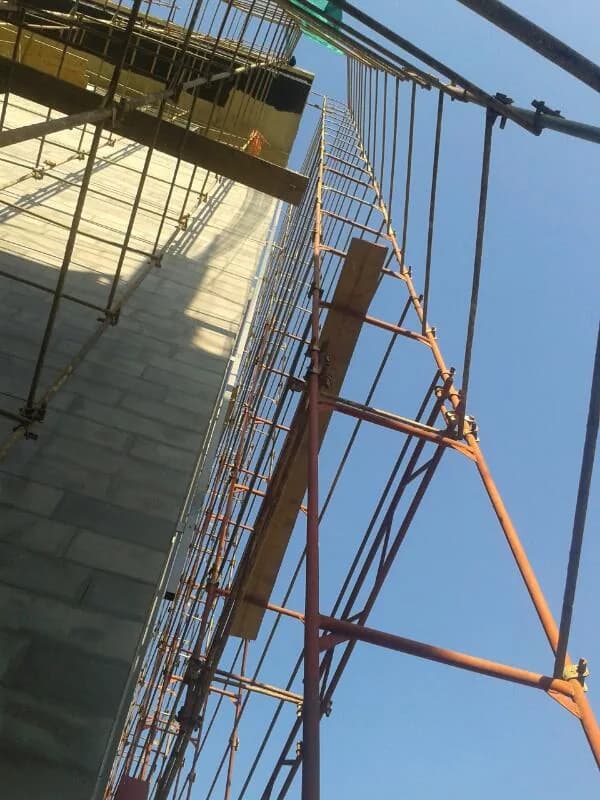 برج سقالات من 15 طابقاً في الأشرفية، بيروت.